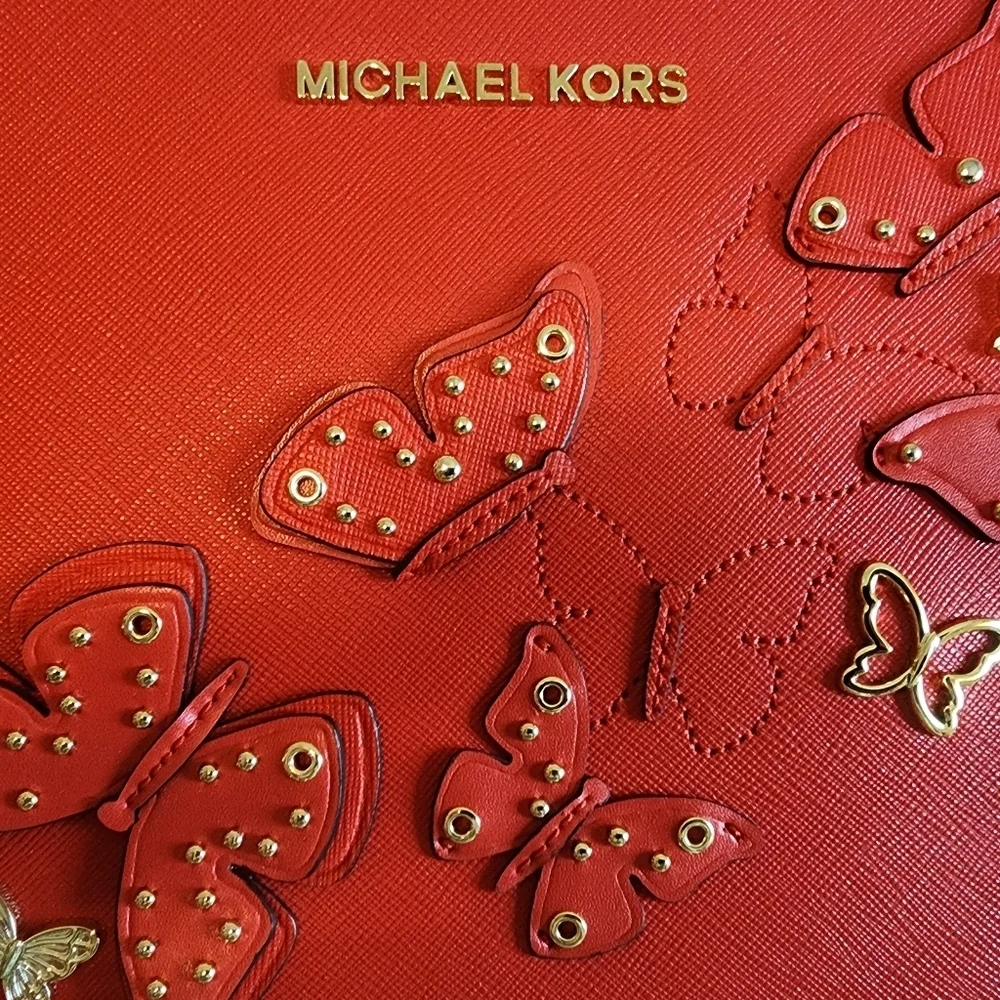 Michael KORS Jet Set Red Travel Wristlet‎